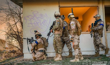 Milsim airsoft players